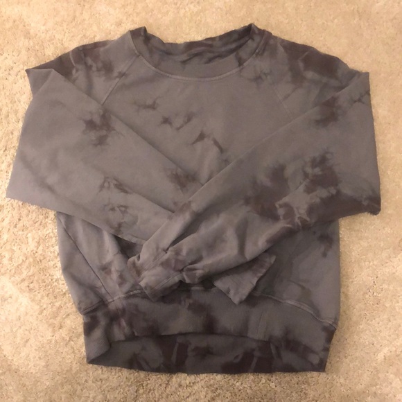 lululemon athletica Tops - Lululemon cropped tie dye sweatshirt